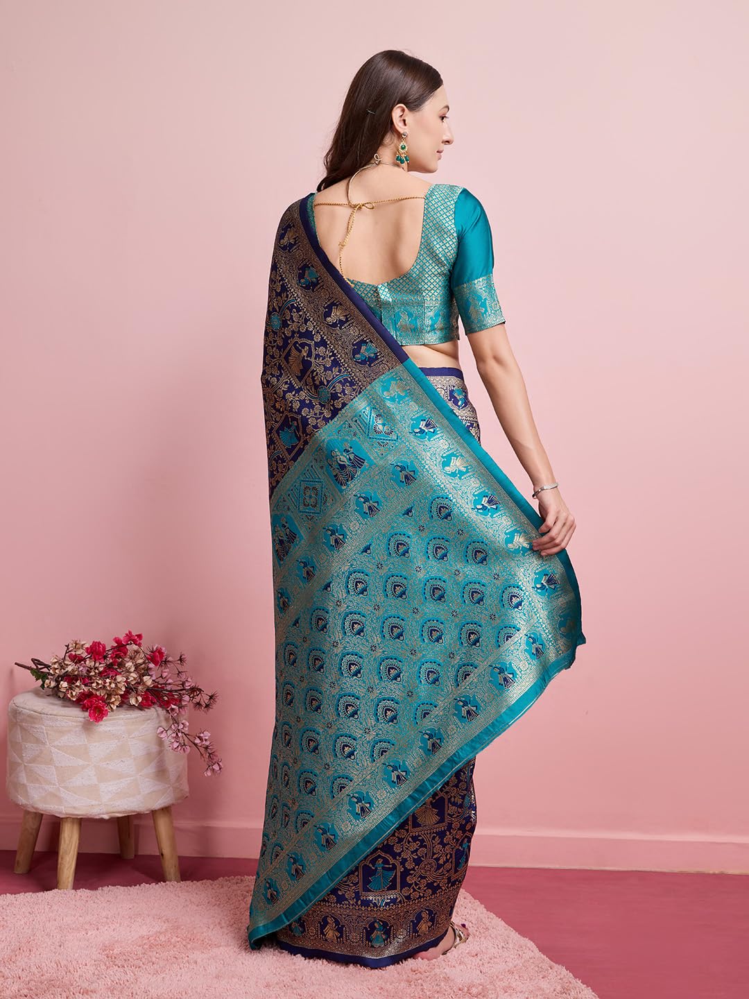 Traditional Banarasi Style Saree with Elegant Gold Weaving