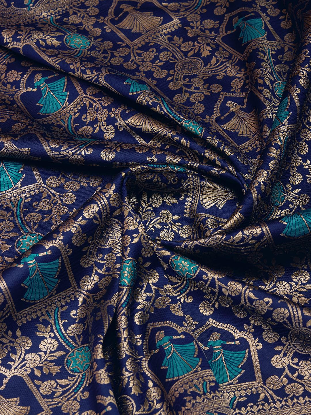 Traditional Banarasi Style Saree with Elegant Gold Weaving